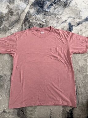 Men’s old navy pink t with pocket